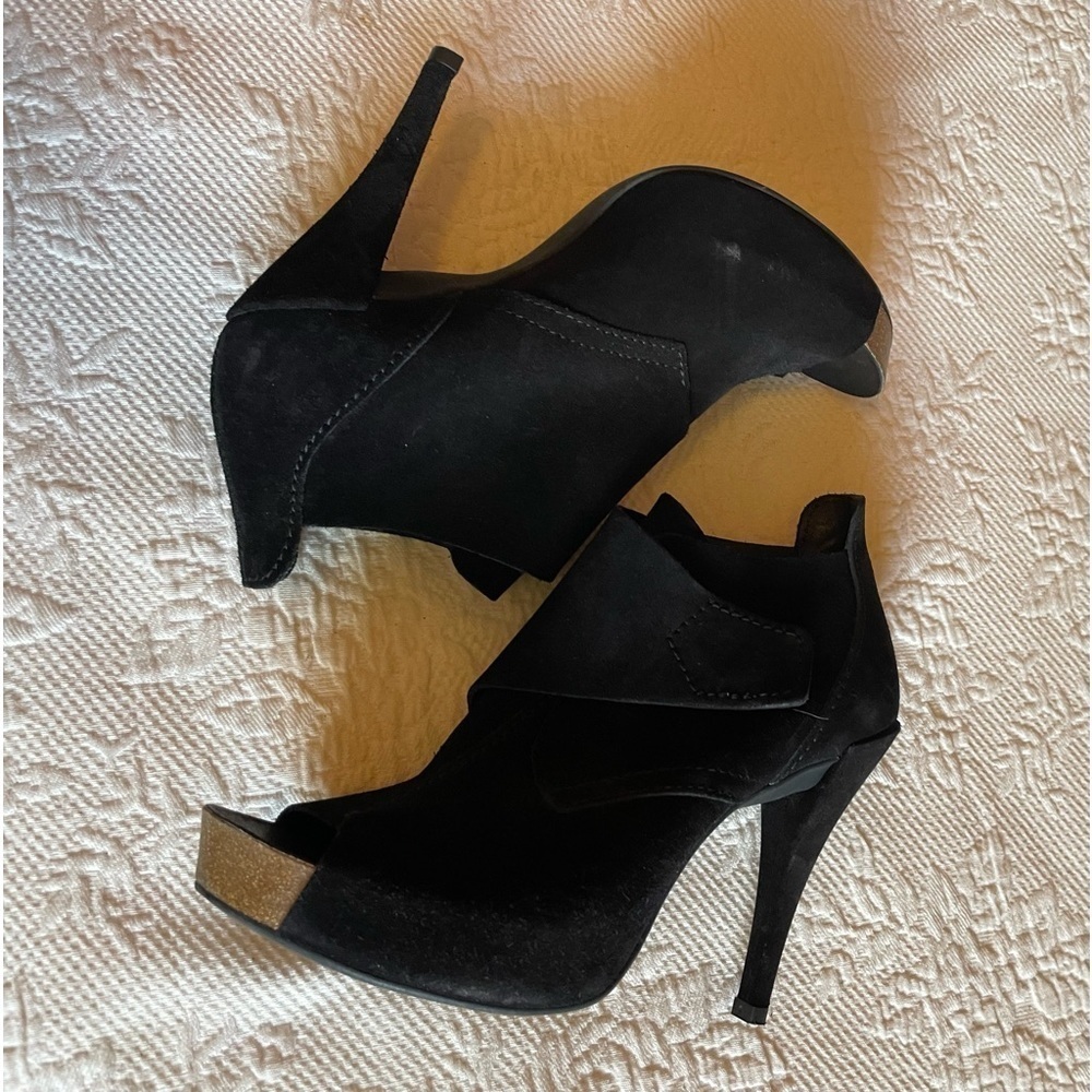 Pedro Garcia heeled booties. Made in Spain - Picture 4 of 10